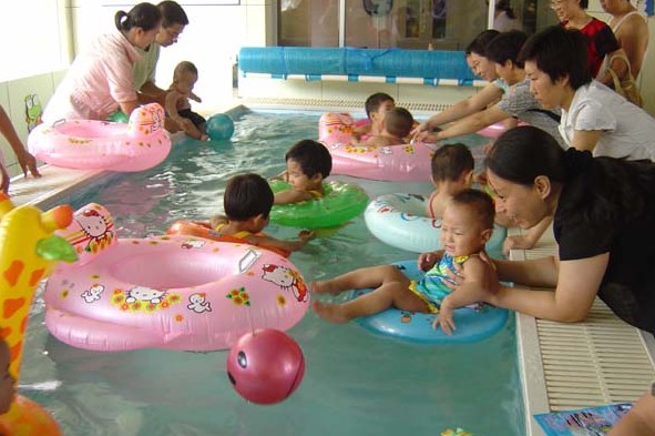 不合格：婴幼儿泳池成监管“盲区”